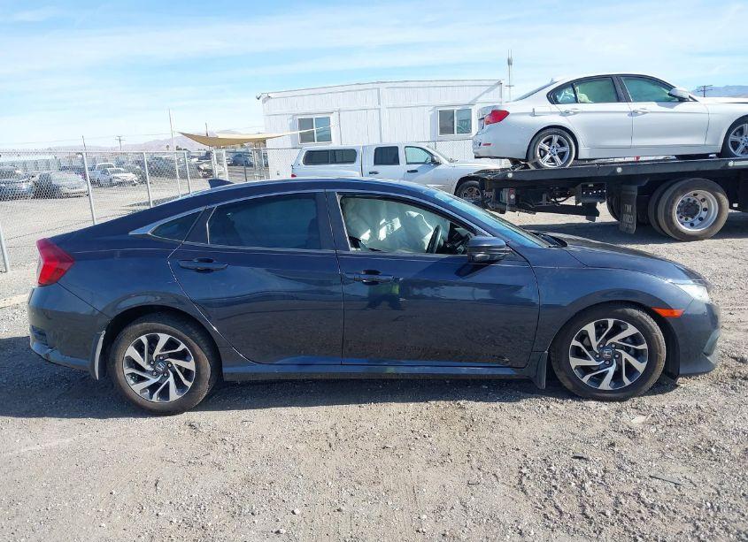 Photo 13 of 2018 Honda Civic EX (VIN 2HGFC2F70JH552663)
