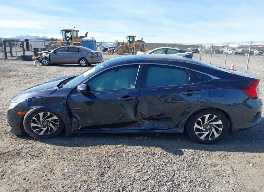 Photo 14 of 2018 Honda Civic EX (VIN 2HGFC2F70JH552663)