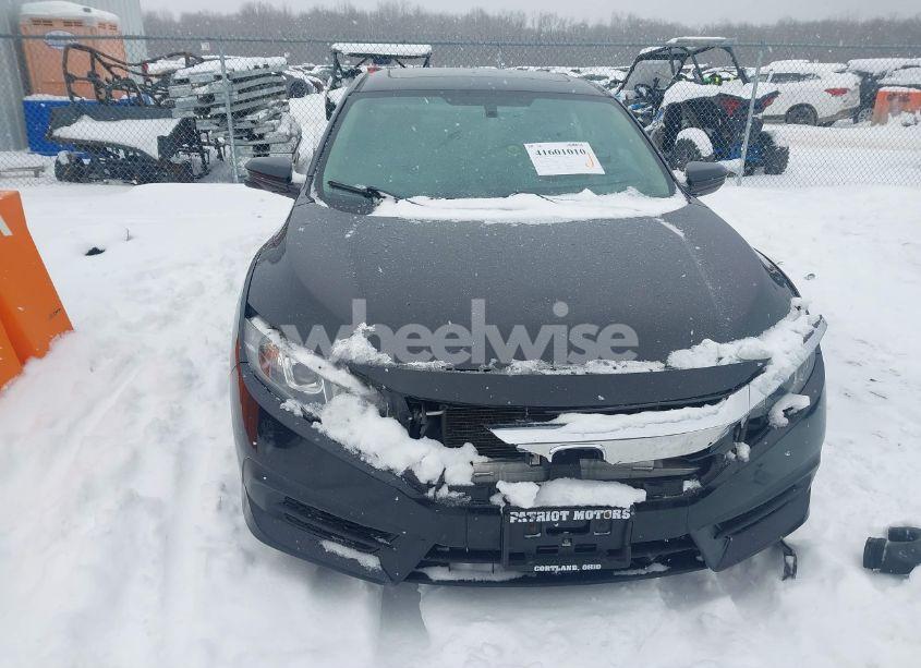 Photo 13 of 2018 Honda Civic EX (VIN 2HGFC2F70JH563081)