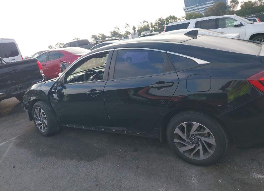 Photo 14 of 2018 Honda Civic EX (VIN 2HGFC2F70JH577823)