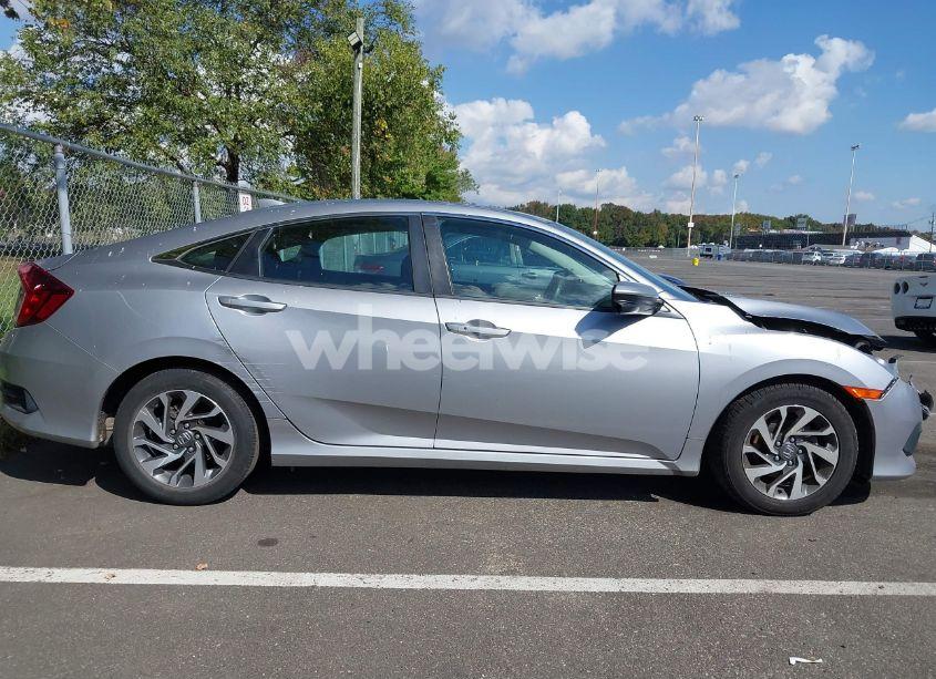 Photo 13 of 2017 Honda Civic EX (VIN 2HGFC2F71HH548275)