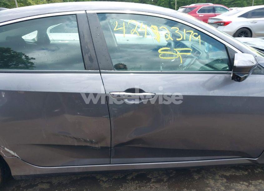 Photo 13 of 2018 Honda Civic EX (VIN 2HGFC2F71JH501947)