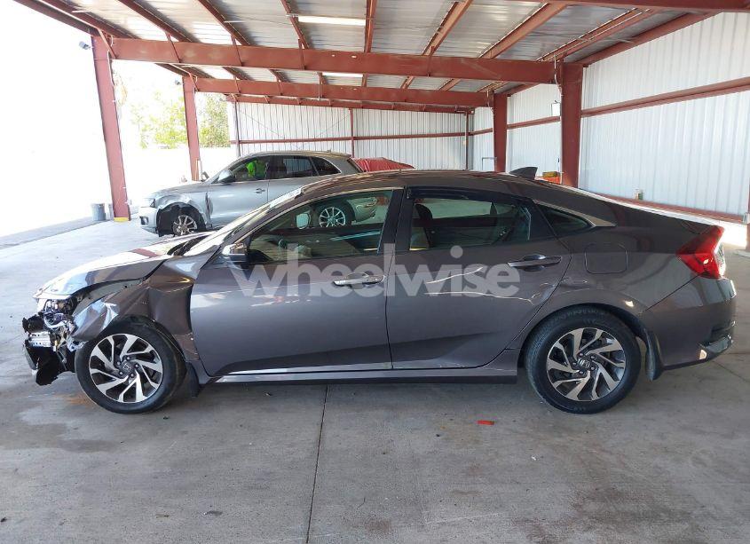 Photo 14 of 2018 Honda Civic EX (VIN 2HGFC2F71JH514665)