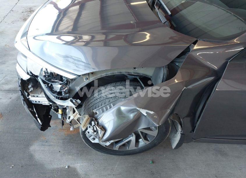 Photo 6 of 2018 Honda Civic EX (VIN 2HGFC2F71JH514665)