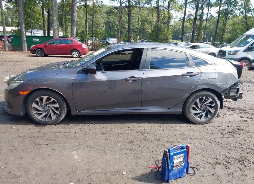 Photo 14 of 2018 Honda Civic EX (VIN 2HGFC2F71JH545463)