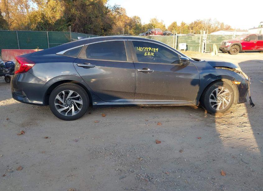 Photo 13 of 2018 Honda Civic EX (VIN 2HGFC2F71JH548623)