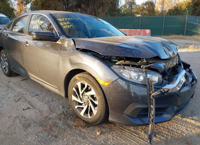 Photo 17 of 2018 Honda Civic EX (VIN 2HGFC2F71JH548623)