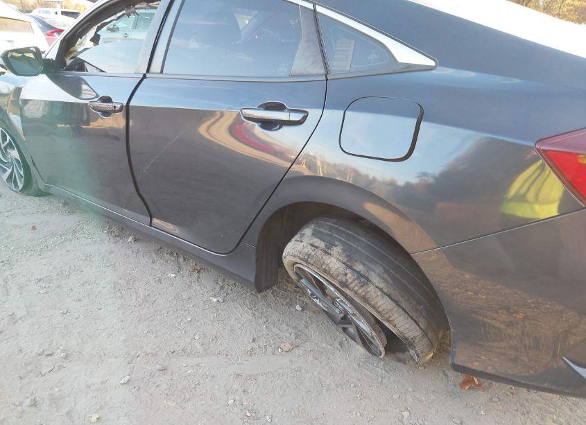 Photo 18 of 2018 Honda Civic EX (VIN 2HGFC2F71JH548623)