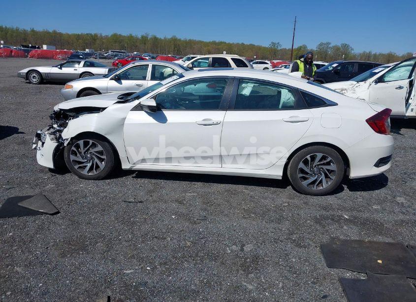 Photo 14 of 2018 Honda Civic EX (VIN 2HGFC2F71JH569178)