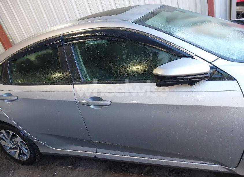 Photo 13 of 2016 Honda Civic EX (VIN 2HGFC2F72GH553256)