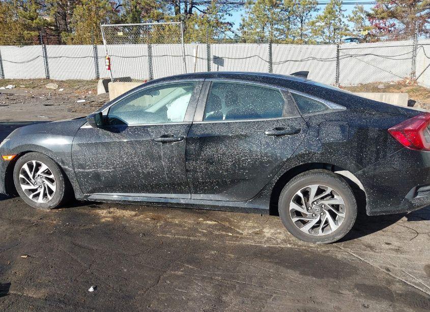 Photo 14 of 2018 Honda Civic EX (VIN 2HGFC2F72JH545231)