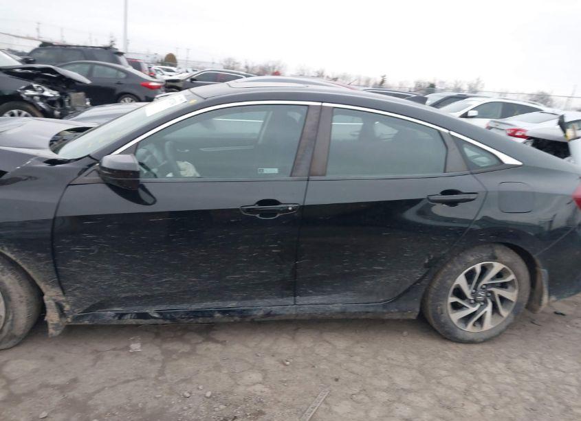 Photo 15 of 2018 Honda Civic EX (VIN 2HGFC2F72JH574762)