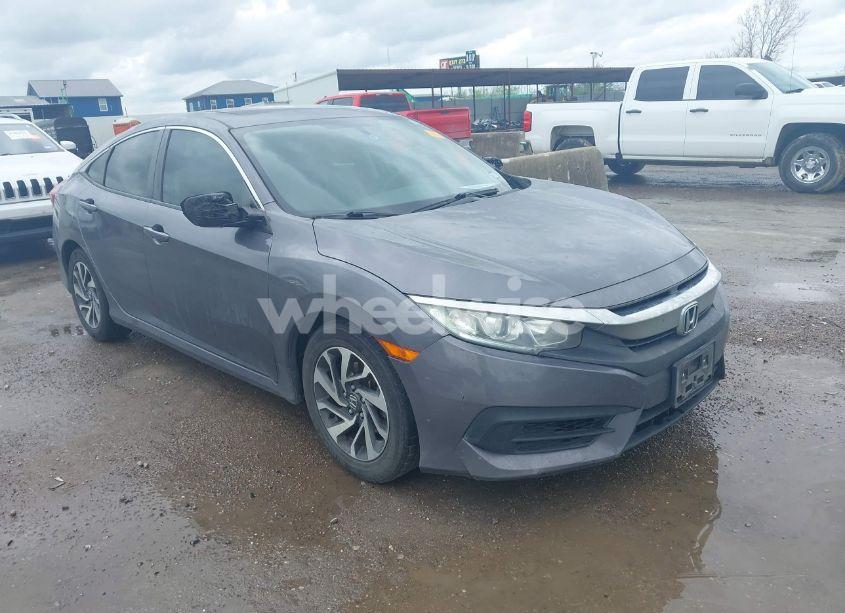 2018 Honda Civic EX (VIN 2HGFC2F72JH578309) main photo