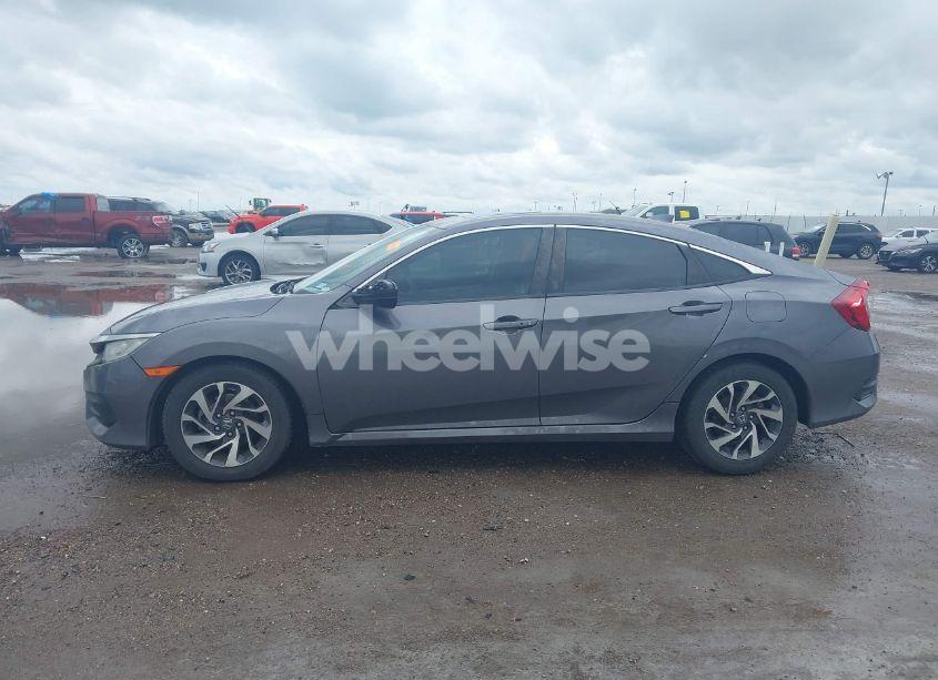 Photo 14 of 2018 Honda Civic EX (VIN 2HGFC2F72JH578309)