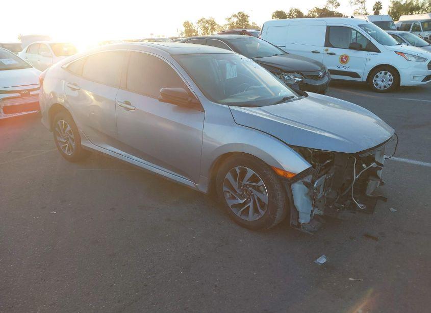 2018 Honda Civic SEDAN (VIN 2HGFC2F72JH594669) main photo