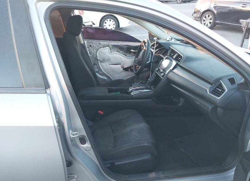 Photo 5 of 2018 Honda Civic SEDAN (VIN 2HGFC2F72JH594669)