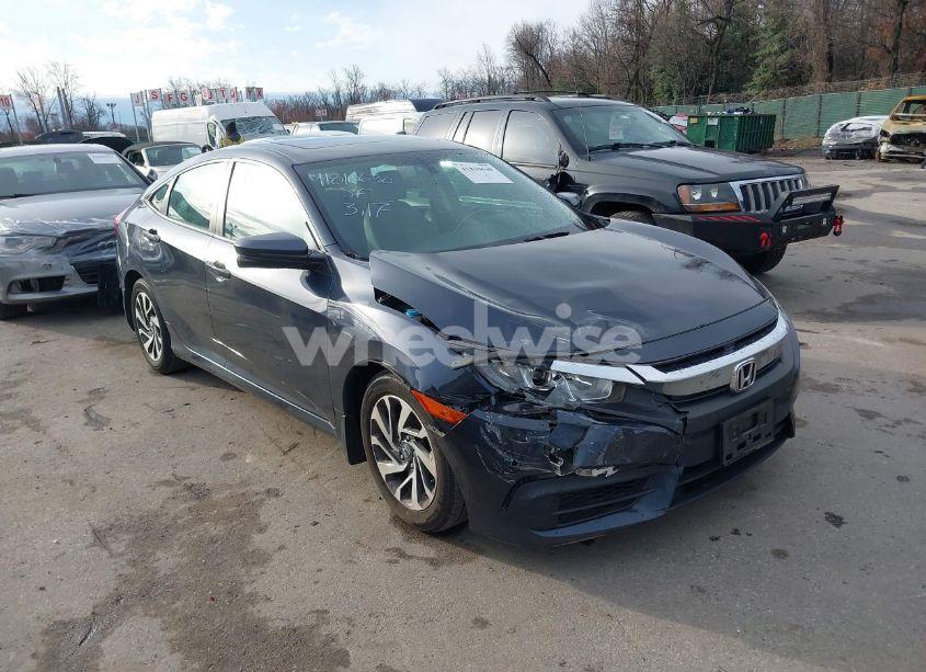 2018 Honda Civic EX (VIN 2HGFC2F73JH516093) main photo
