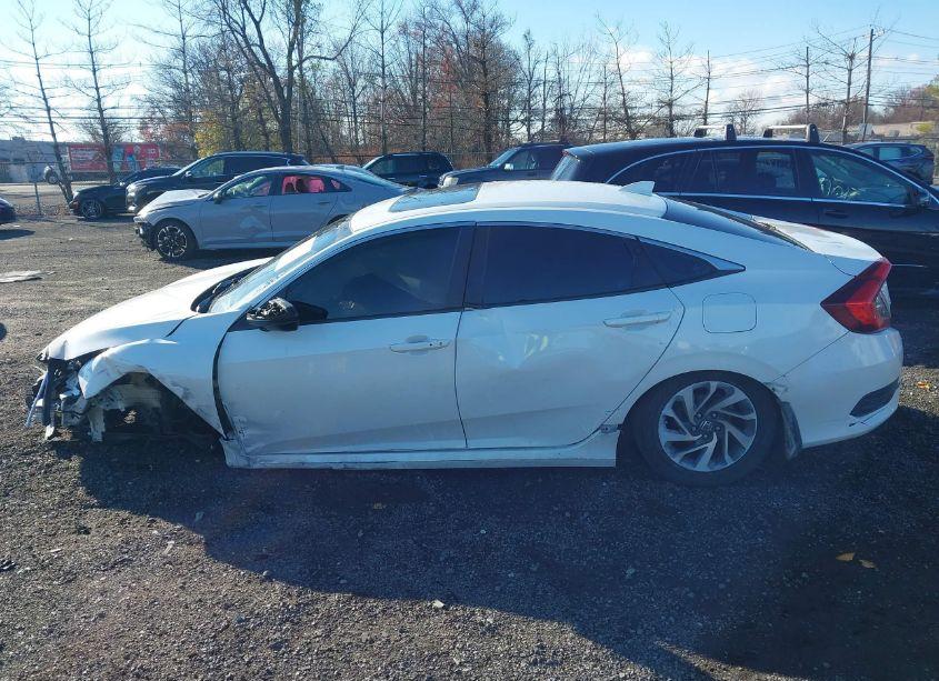 Photo 14 of 2018 Honda Civic EX (VIN 2HGFC2F73JH518992)