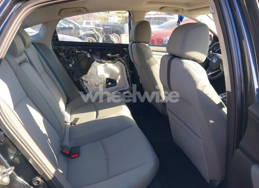 Photo 8 of 2018 Honda Civic EX (VIN 2HGFC2F73JH556254)