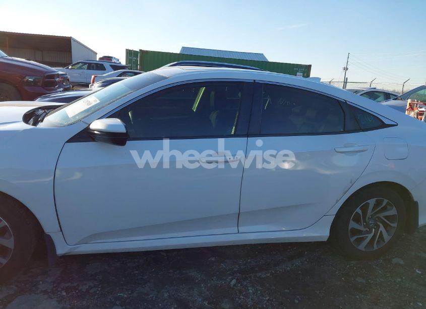 Photo 15 of 2018 Honda Civic EX (VIN 2HGFC2F73JH568288)