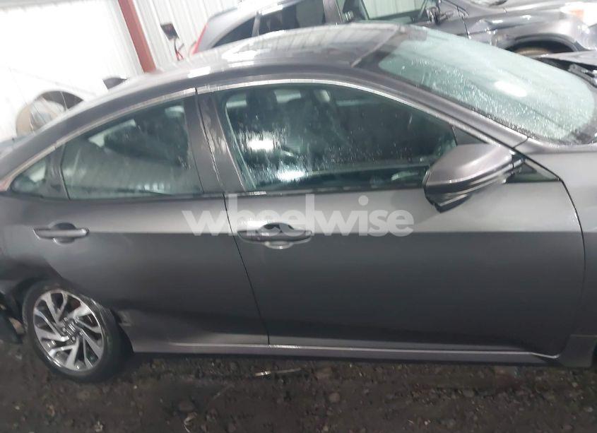 Photo 13 of 2018 Honda Civic EX (VIN 2HGFC2F73JH597127)