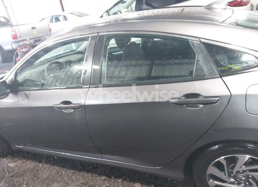 Photo 14 of 2018 Honda Civic EX (VIN 2HGFC2F73JH597127)