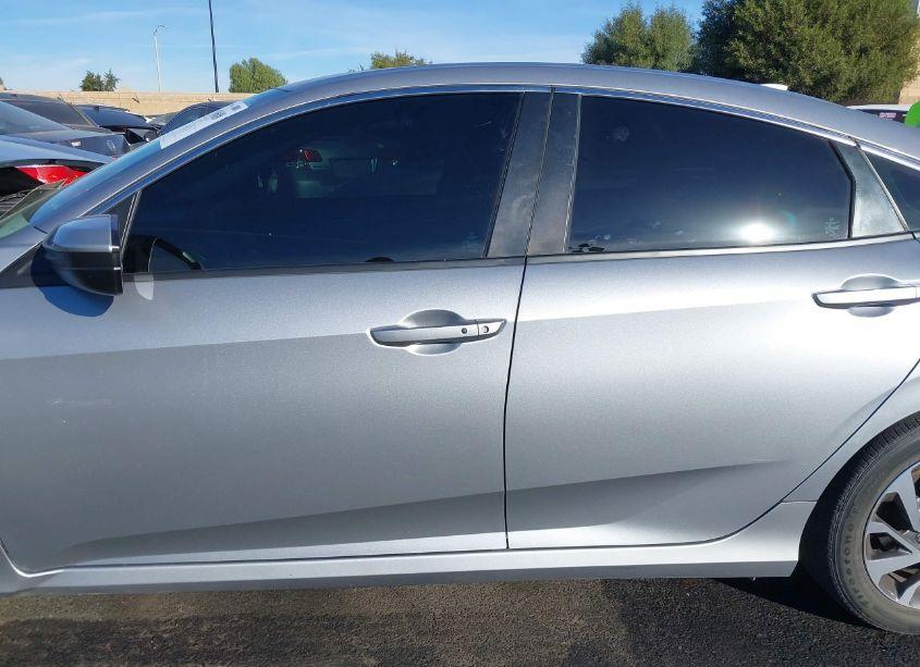 Photo 14 of 2018 Honda Civic EX (VIN 2HGFC2F73JH609048)