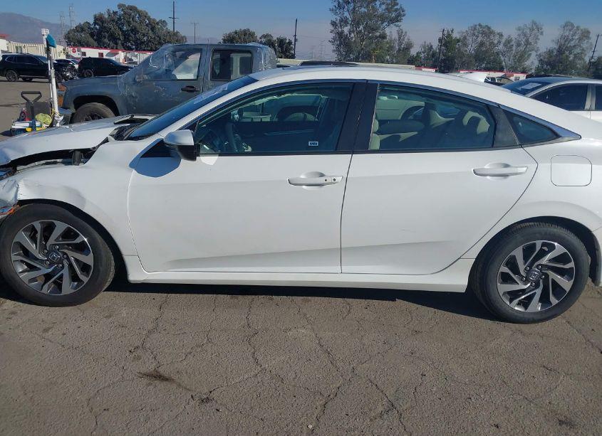 Photo 14 of 2018 Honda Civic EX (VIN 2HGFC2F74JH507774)