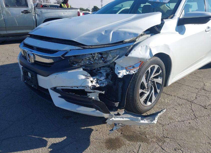 Photo 6 of 2018 Honda Civic EX (VIN 2HGFC2F74JH507774)