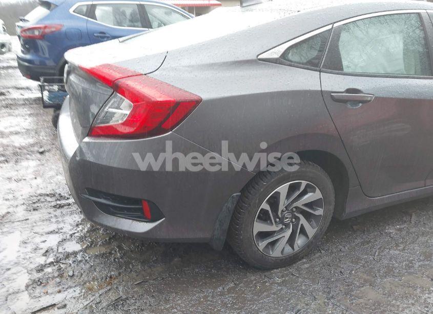 Photo 20 of 2018 Honda Civic EX (VIN 2HGFC2F74JH517205)