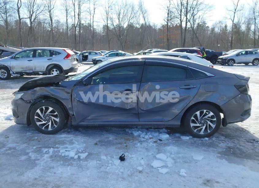 Photo 14 of 2018 Honda Civic EX (VIN 2HGFC2F74JH559969)