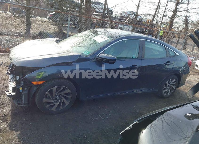 Photo 14 of 2018 Honda Civic EX (VIN 2HGFC2F74JH579283)