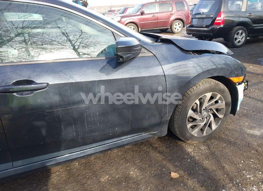 Photo 19 of 2018 Honda Civic EX (VIN 2HGFC2F74JH579283)