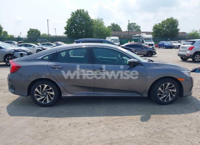 Photo 13 of 2018 Honda Civic EX (VIN 2HGFC2F74JH589988)
