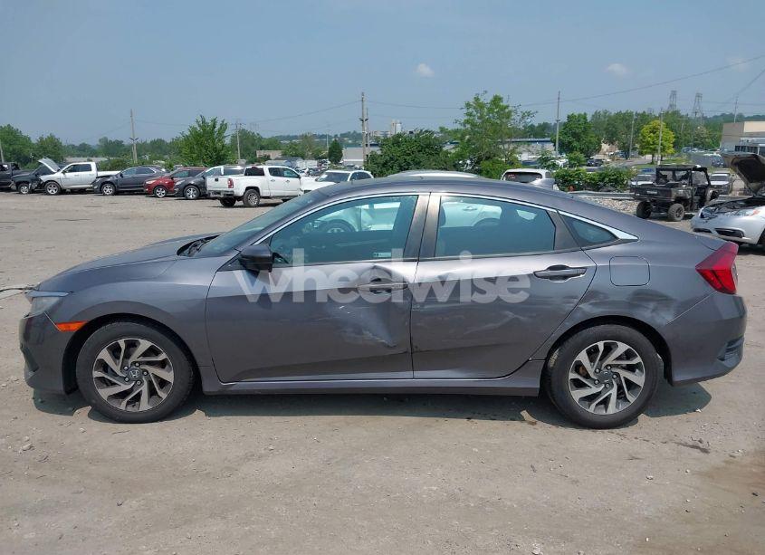 Photo 14 of 2018 Honda Civic EX (VIN 2HGFC2F74JH589988)