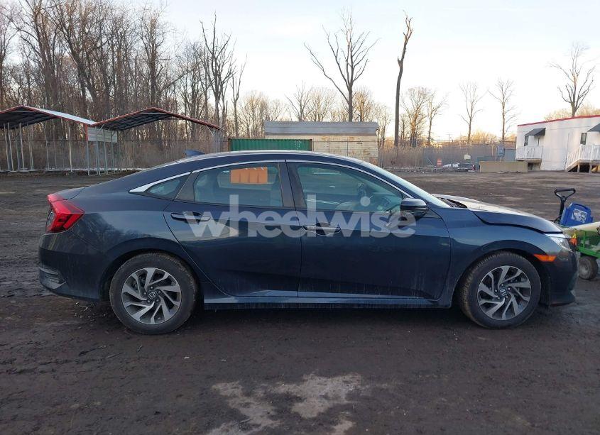 Photo 13 of 2018 Honda Civic EX (VIN 2HGFC2F74JH609723)