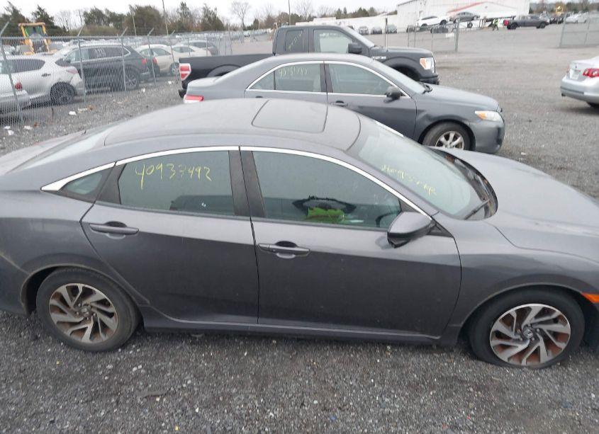 Photo 13 of 2016 Honda Civic EX (VIN 2HGFC2F75GH576689)