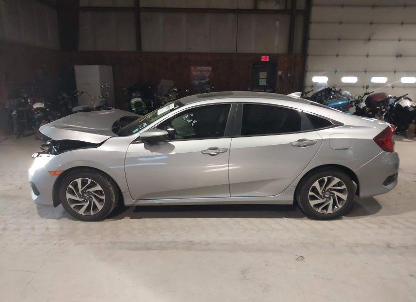 Photo 14 of 2017 Honda Civic EX (VIN 2HGFC2F75HH558789)
