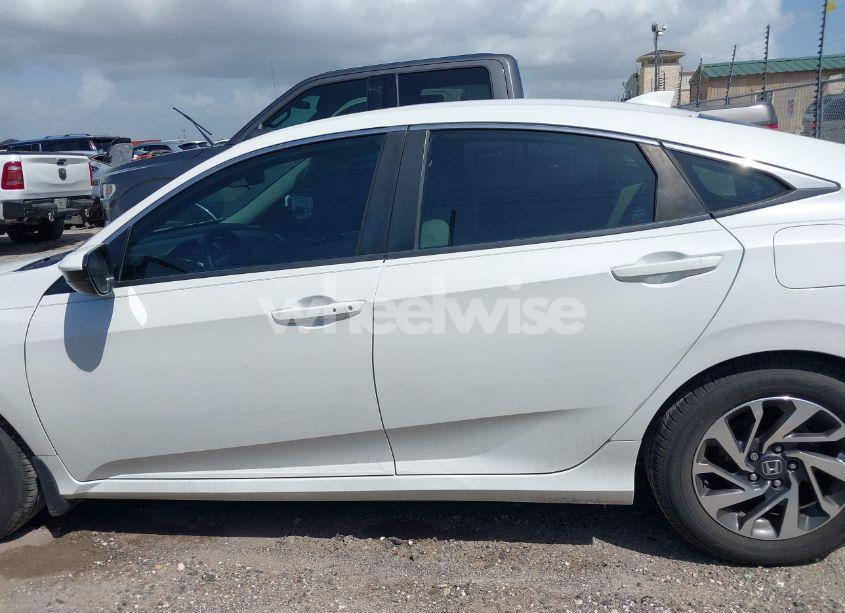 Photo 14 of 2018 Honda Civic EX (VIN 2HGFC2F75JH504611)