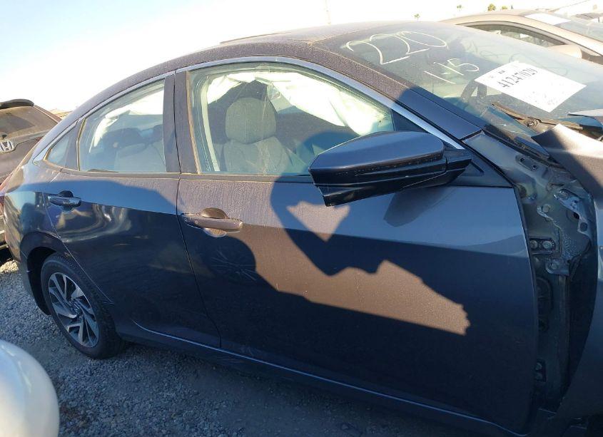 Photo 13 of 2018 Honda Civic EX (VIN 2HGFC2F75JH564498)