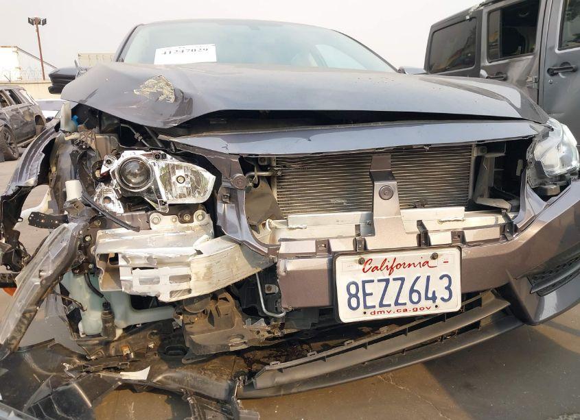 Photo 17 of 2018 Honda Civic EX (VIN 2HGFC2F75JH564498)