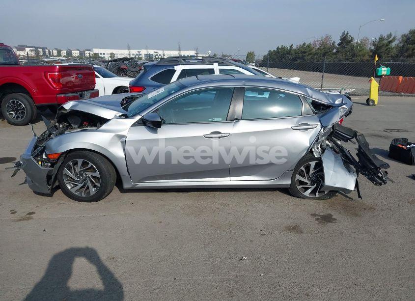 Photo 13 of 2018 Honda Civic EX (VIN 2HGFC2F75JH573671)