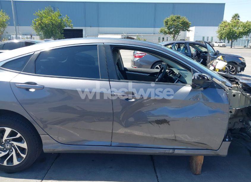 Photo 14 of 2018 Honda Civic EX (VIN 2HGFC2F75JH599994)