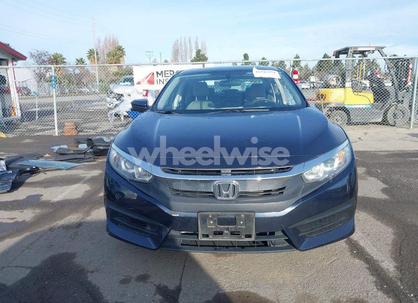 Photo 13 of 2018 Honda Civic EX (VIN 2HGFC2F75JH607317)