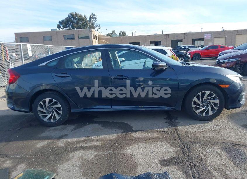 Photo 14 of 2018 Honda Civic EX (VIN 2HGFC2F75JH607317)