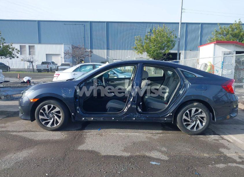Photo 15 of 2018 Honda Civic EX (VIN 2HGFC2F75JH607317)
