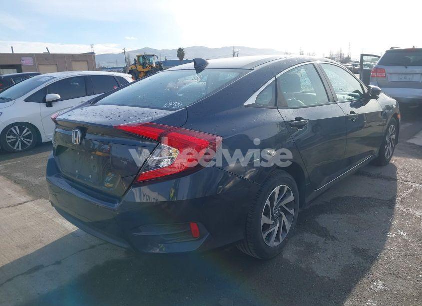 Photo 4 of 2018 Honda Civic EX (VIN 2HGFC2F75JH607317)