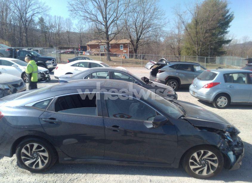 Photo 14 of 2017 Honda Civic EX (VIN 2HGFC2F76HH572118)