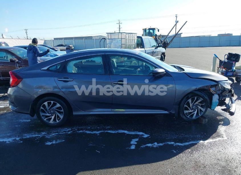 Photo 13 of 2018 Honda Civic EX (VIN 2HGFC2F76JH529923)