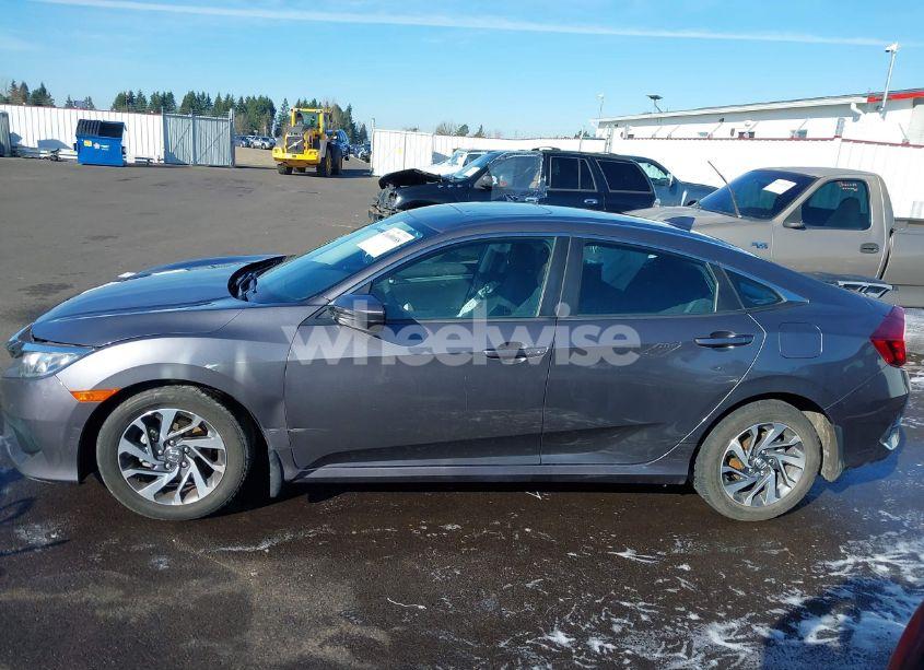 Photo 14 of 2018 Honda Civic EX (VIN 2HGFC2F76JH529923)